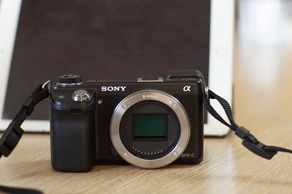 SONY MIRROLESS NEX 6 BODY ONLY - 1
