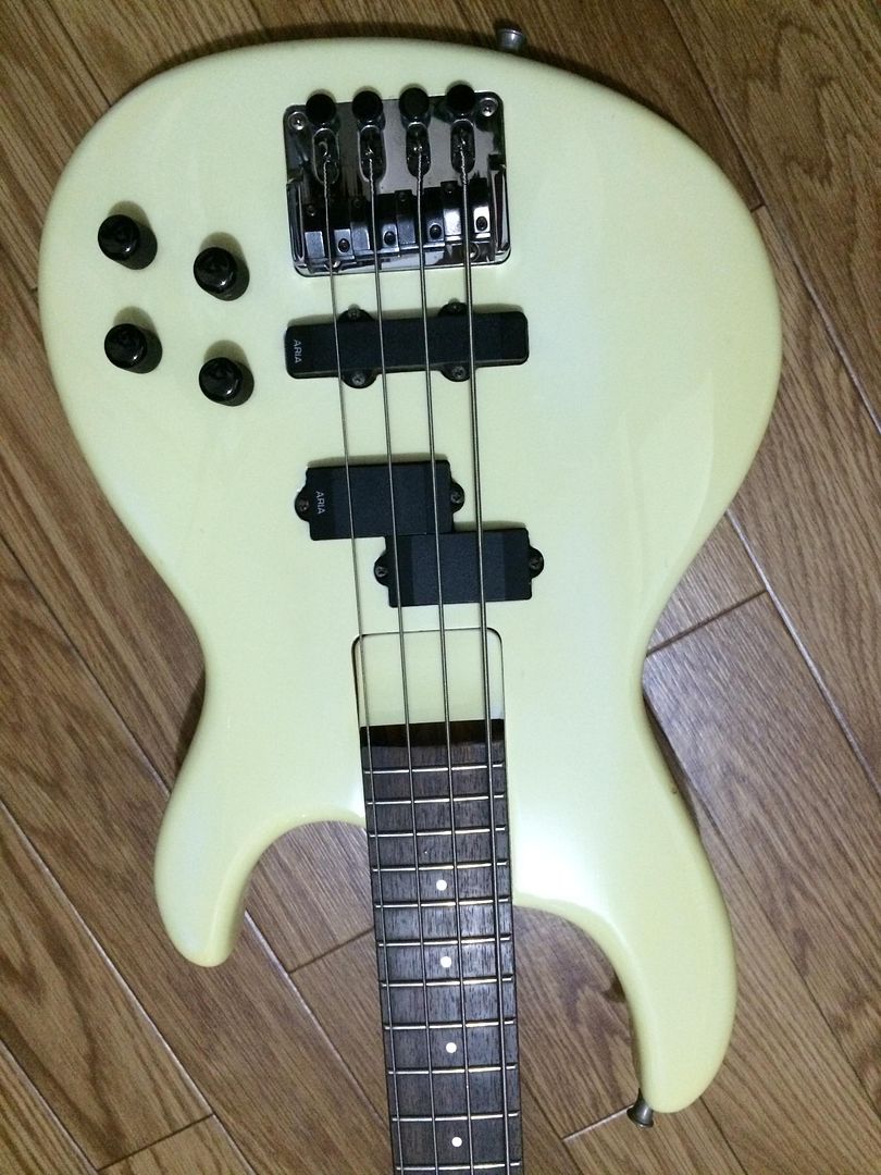 SOLD Aria Pro II SB Integra (white) MIJ Billy Gould / FNM