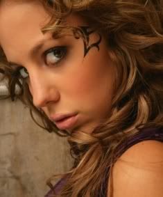 http://i227.photobucket.com/albums/dd157/MartiKaulitz3/LaFee03/51467_235.jpg?t=1196269031