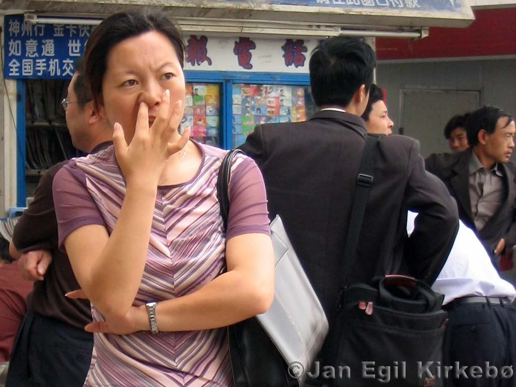 nanjing-nose-picking.jpg