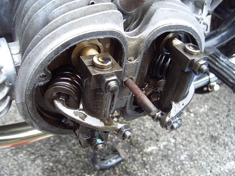 LeftCylinderValvessmall.jpg
