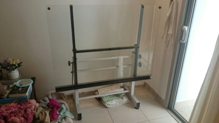 Cần bán máy bộ CPU + màn hình = 6tr, bàn để máy tính TABLE =1 tr còn mới. - 5