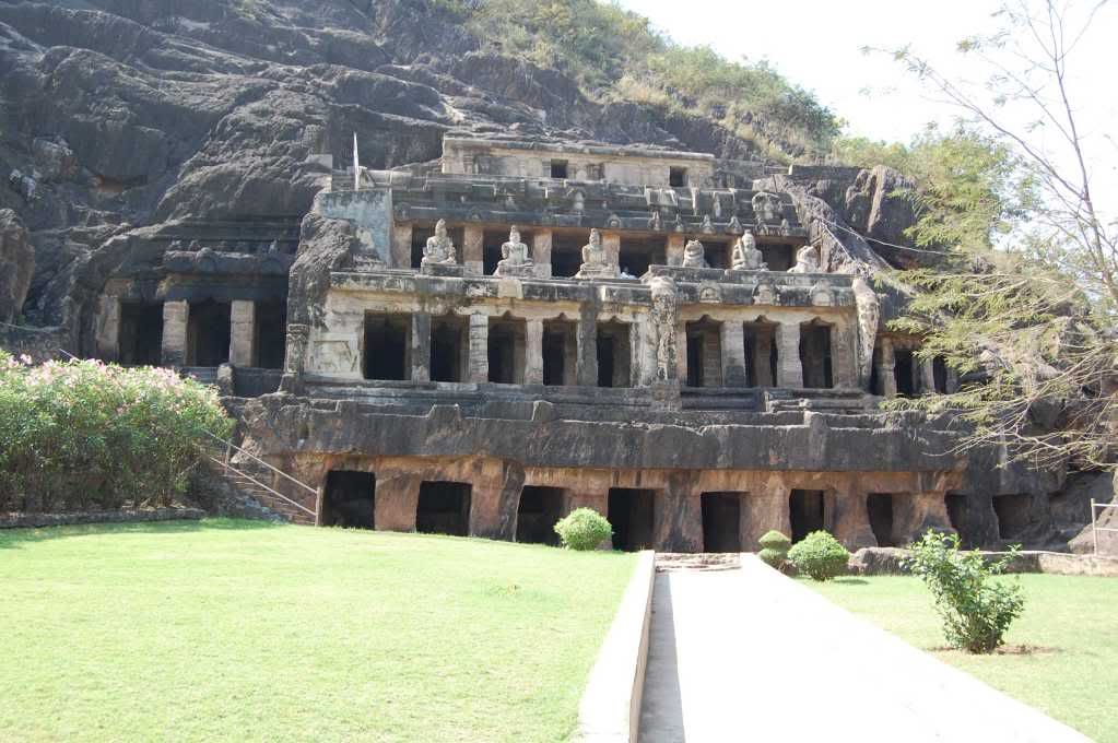 Mogalrajapuram Caves