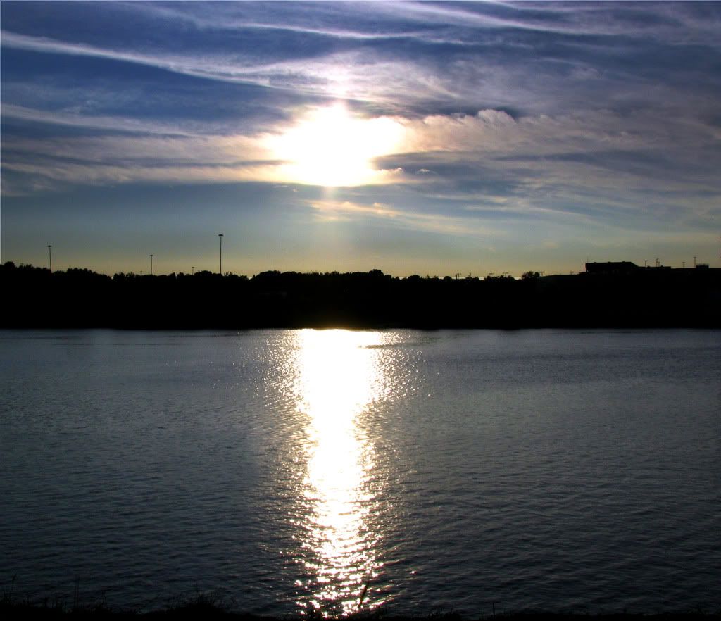 IMAGE: http://i227.photobucket.com/albums/dd38/kasper27f/another.jpg