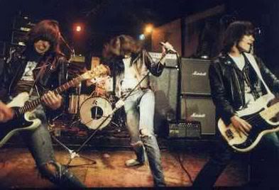 RamonesLive.jpg