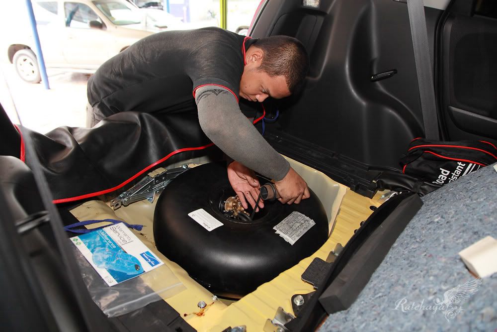 รีวิวการติดตั้งแก๊ส รถ Honda Jazz กับชุด Advanced OBD ชุดหัวฉีดของ Energy Reform พร้อมถังโดนัท 42 ลิตร โดยลูกค้าจริง ธนบูรณ์ ออโต้แก๊ส