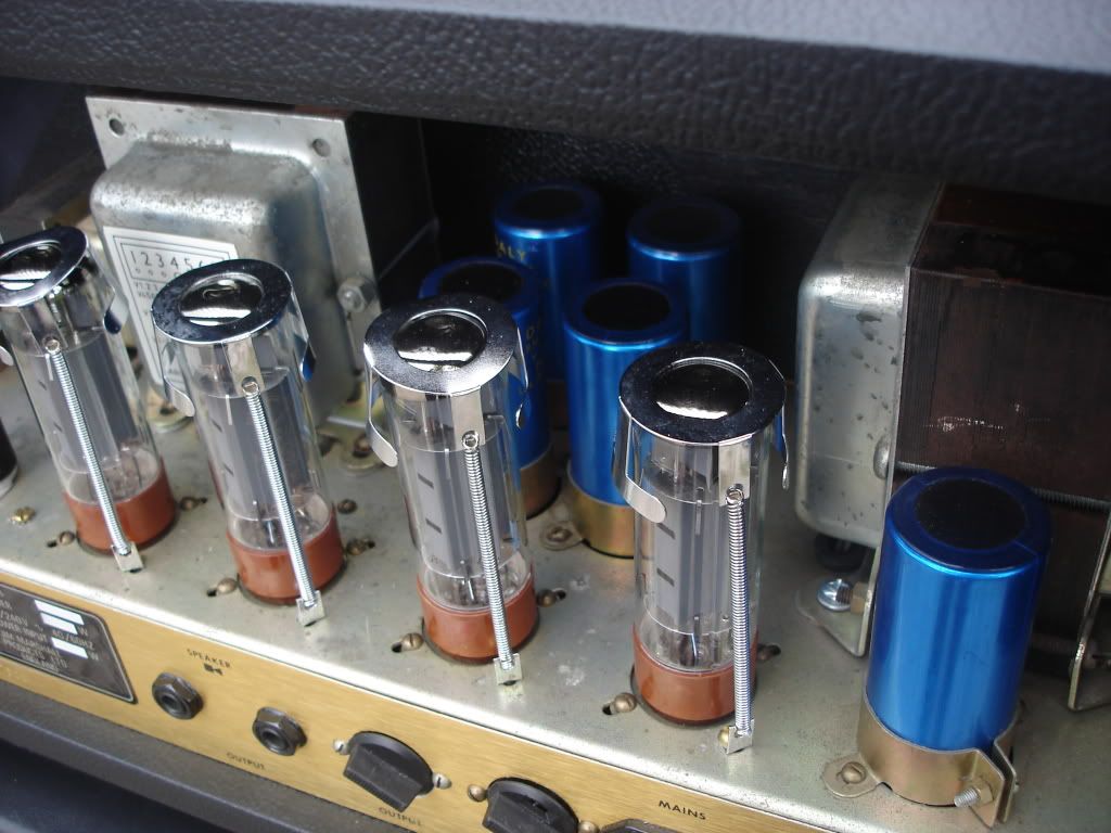 PRINCIPALSLISTKIAGUITARamp352.jpg